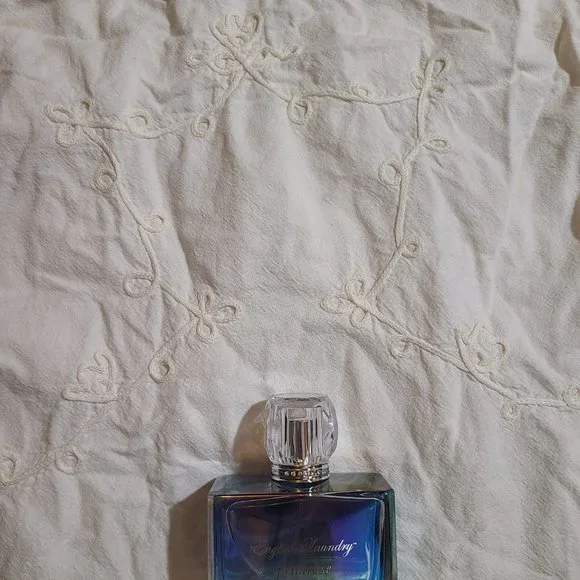 Little white dress. - Picture 3 of 16